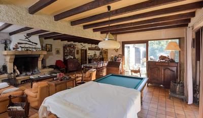 Maison - 335 m² - 11 pièces