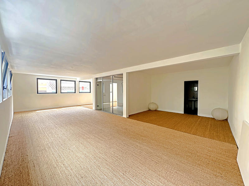 Appartement - 85 m² - 3 pièces