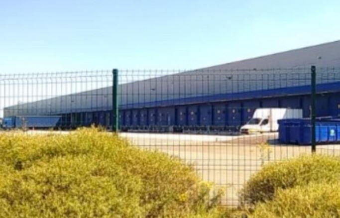 Local commercial - 8 899 m²