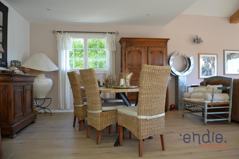 Maison - 320 m² - 12 pièces