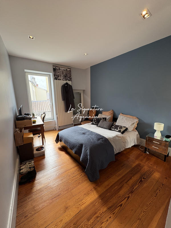 Maison - 215 m² - 6 pièces