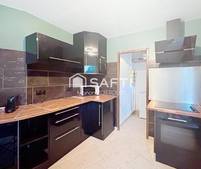 Maison - 180 m² - 7 pièces