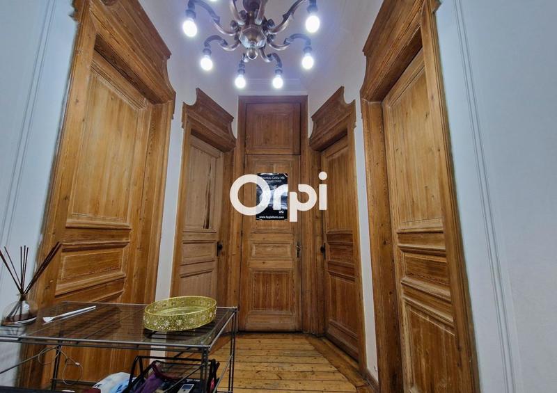 Immeuble - 180 m² - 10 pièces