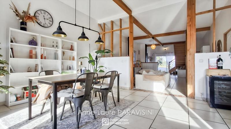 Maison - 197 m² - 6 pièces