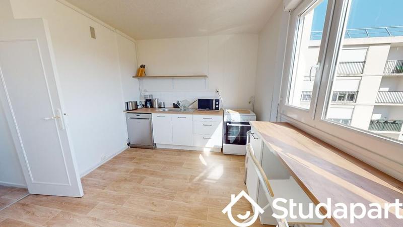 Chambre - 75 m² - 1 pièce