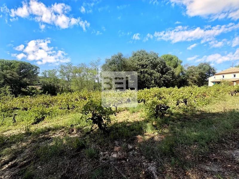 Terrain constructible - 1 057 m²