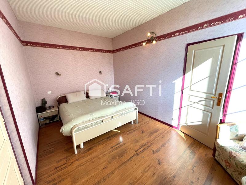 Maison - 220 m² - 8 pièces