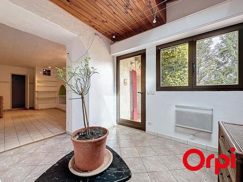 Maison - 198 m² - 8 pièces