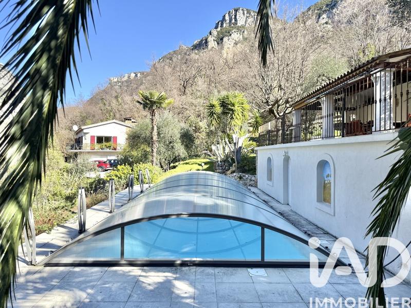 Maison - 190 m² - 8 pièces