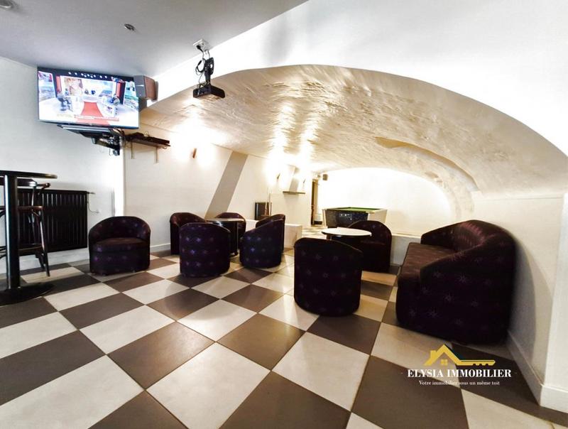 Fonds de commerce - Local commercial - 143 m²