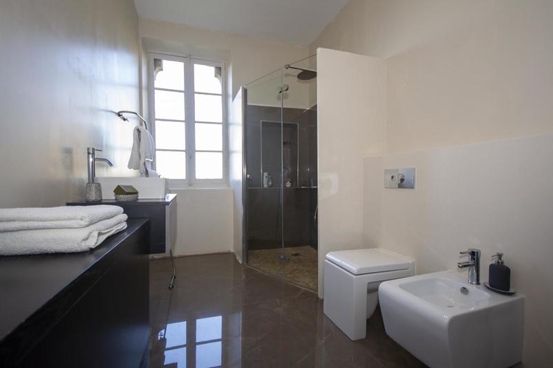 Villa - 244 m² - 9 pièces