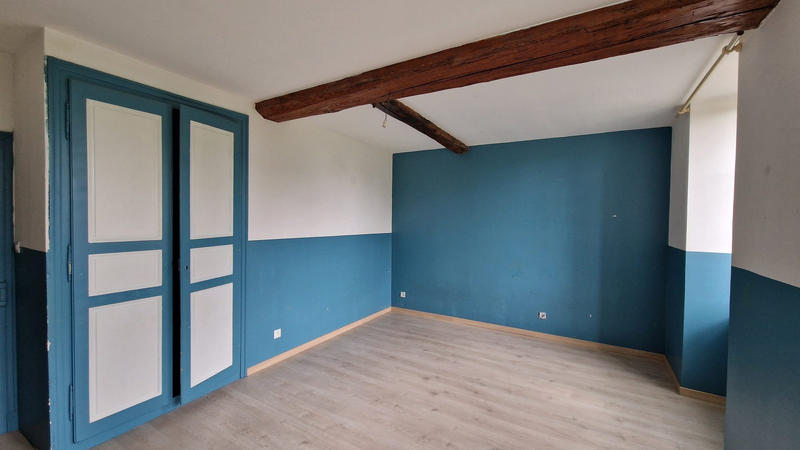 Maison - 240 m² - 8 pièces