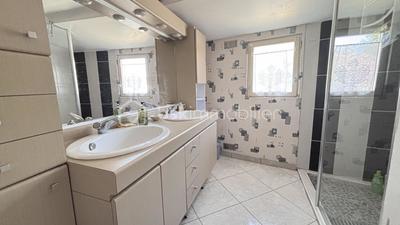 Maison en pierre - 107 m² - 4 pièces