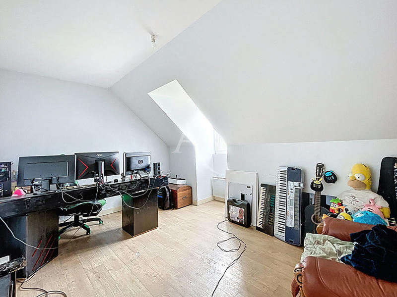 Maison - 95 m² - 5 pièces