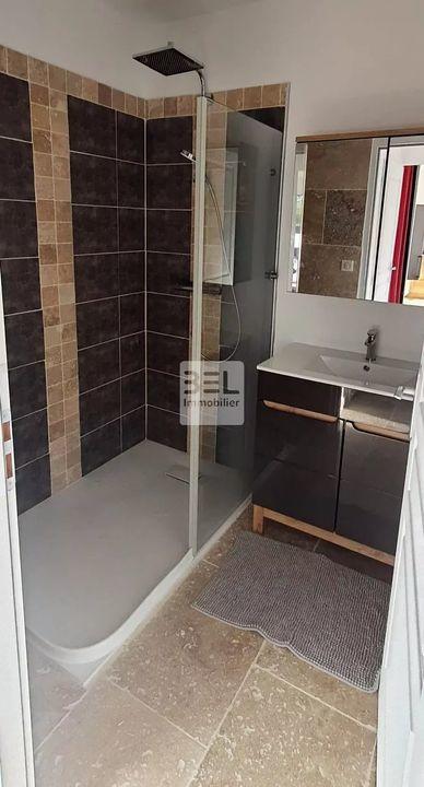 Maison - 220 m² - 8 pièces