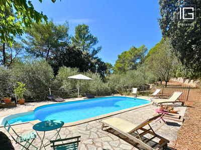 Maison - 102 m² - 4 pièces