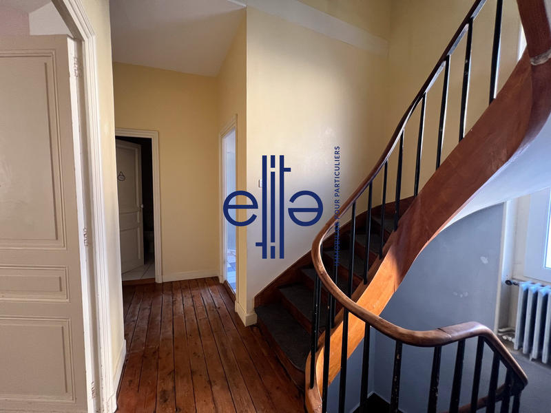 Maison - 170 m² - 9 pièces