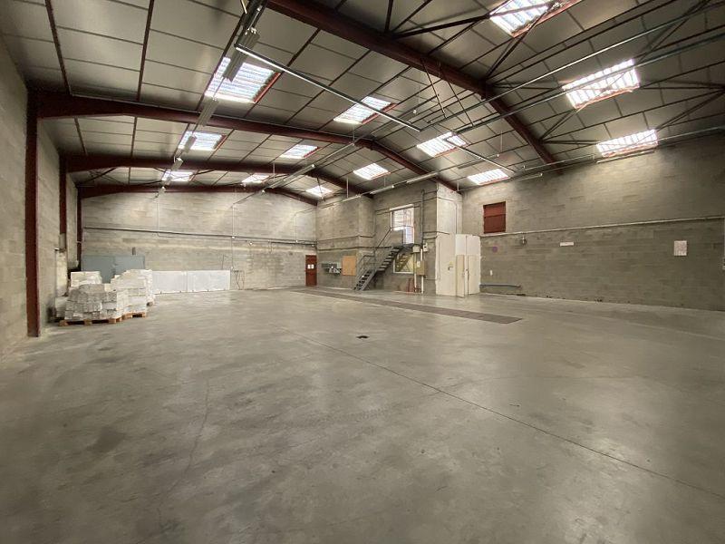 Local commercial - 330 m² - 4 pièces