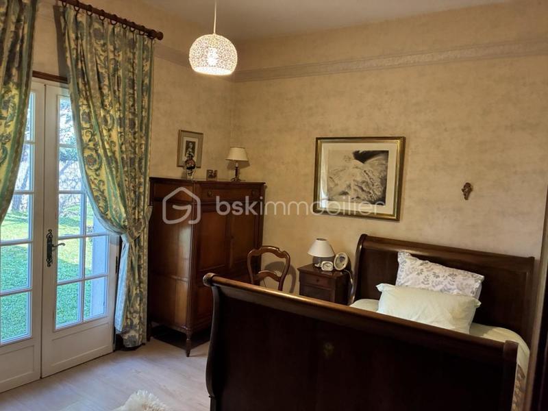 Maison traditionnelle - 145 m² - 8 pièces