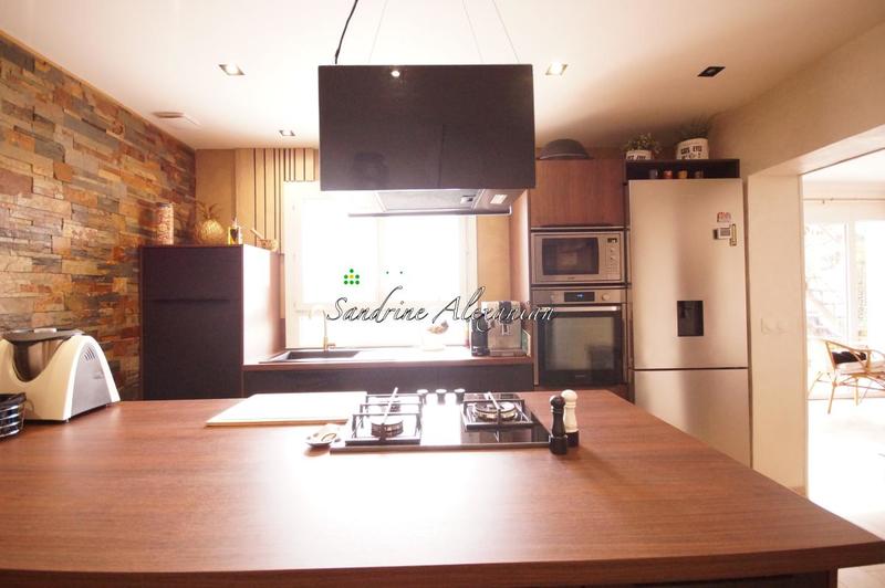 Maison - 200 m² - 6 pièces