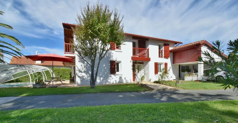 Villa - 202 m² - 7 pièces