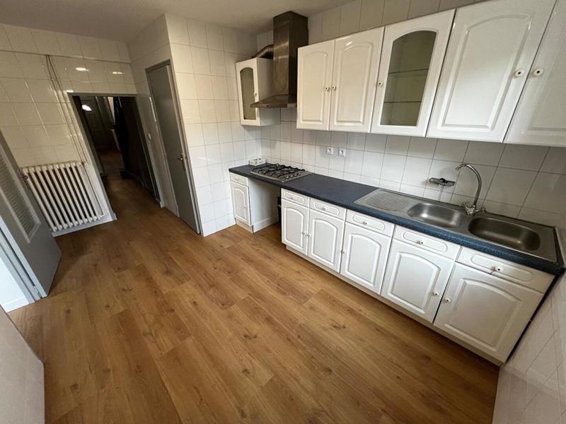 Maison - 135 m² - 9 pièces