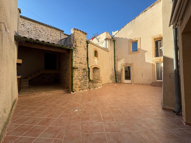 Maison - 228 m² - 6 pièces