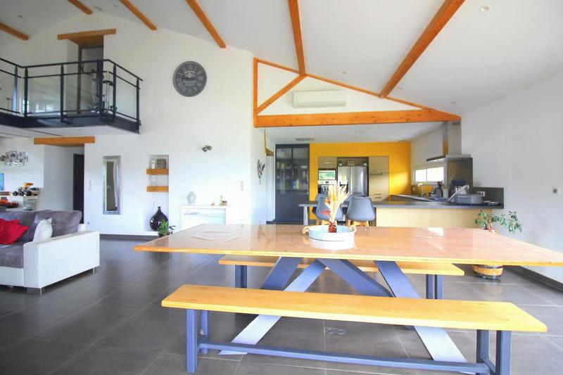 Maison - 192 m² - 5 pièces