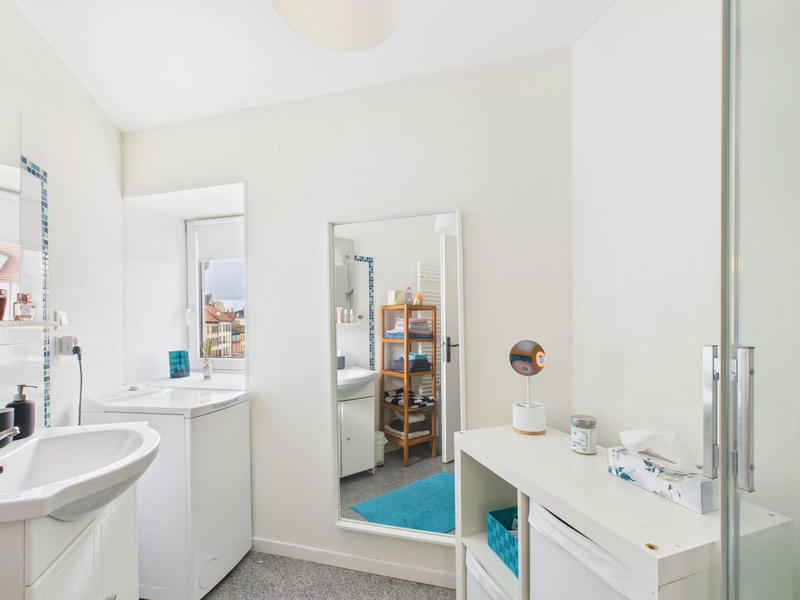 Appartement - 85 m² - 5 pièces