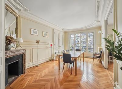 Appartement - 125 m² - 5 pièces