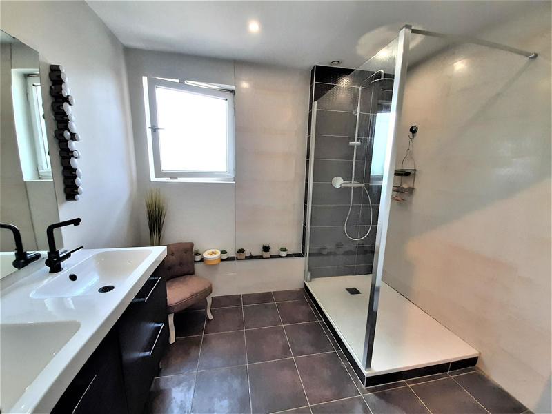 Villa - 198 m² - 6 pièces