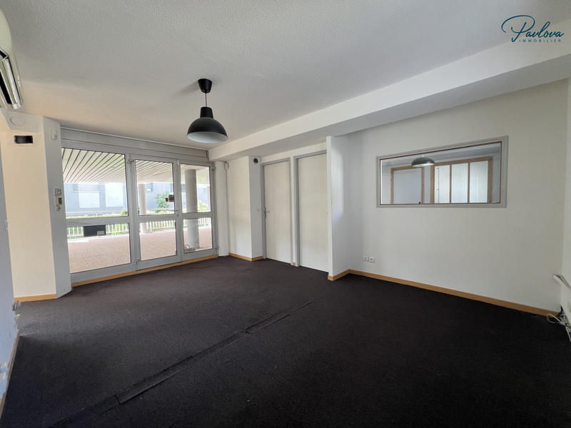 Local commercial - 102 m² - 5 pièces