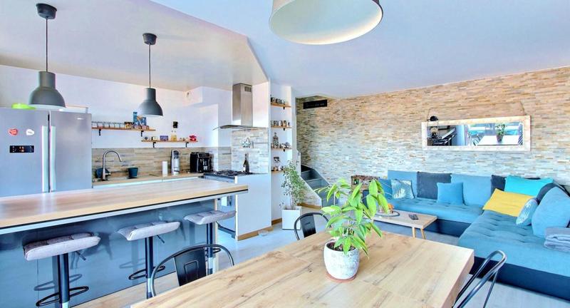 Maison - 90 m² - 4 pièces