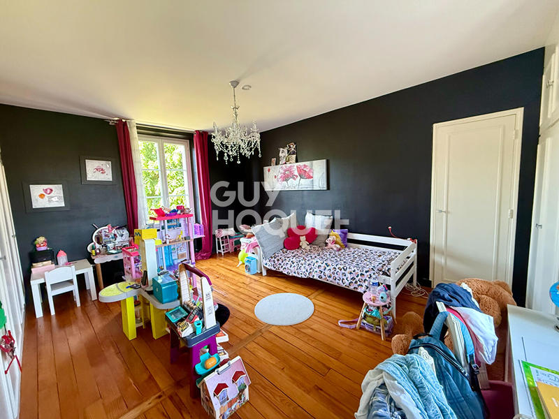 Maison - 245 m² - 8 pièces