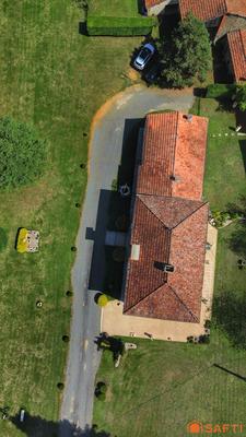 Maison - 263 m² - 12 pièces