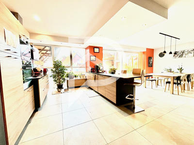 Maison - 309 m² - 7 pièces