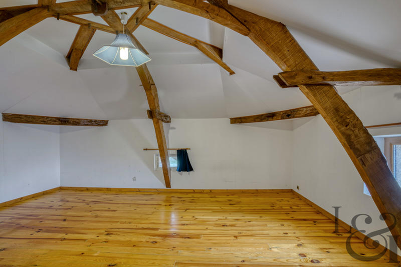 Maison - 321 m² - 9 pièces