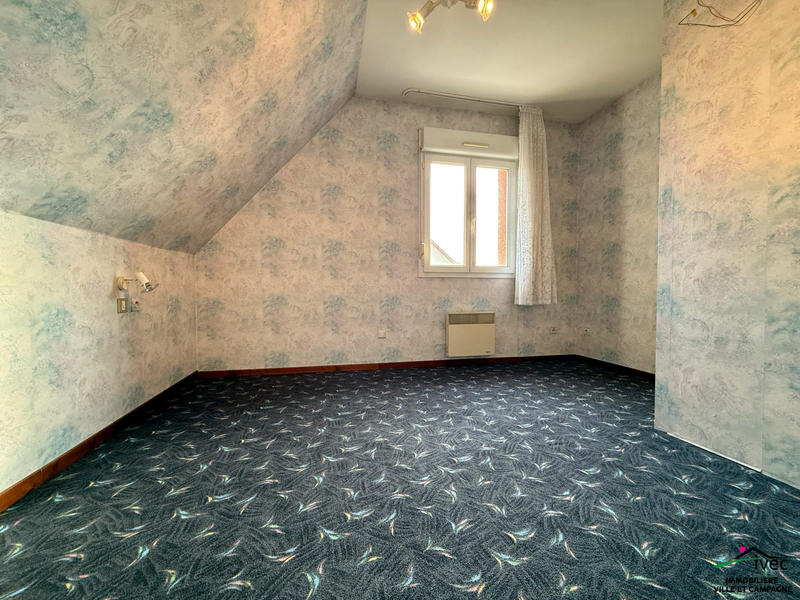 Maison - 93 m² - 5 pièces