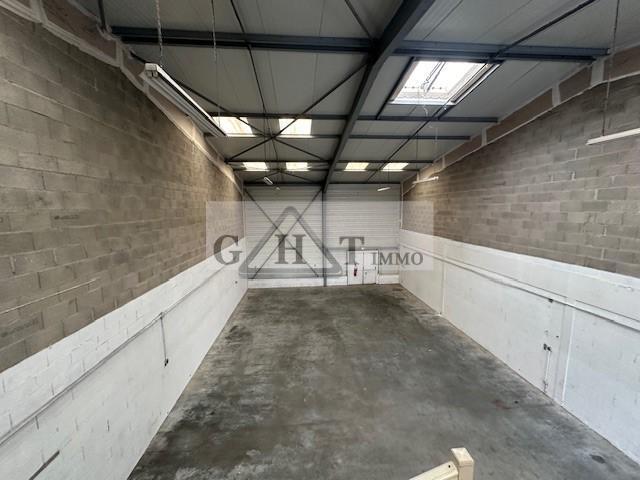 Entrepôt - 222 m²