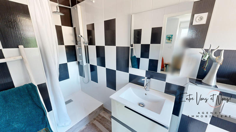 Maison contemporaine - 165 m² - 7 pièces