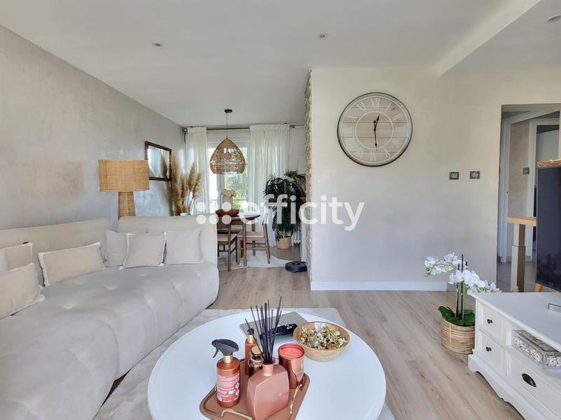 Appartement - 80 m² - 4 pièces