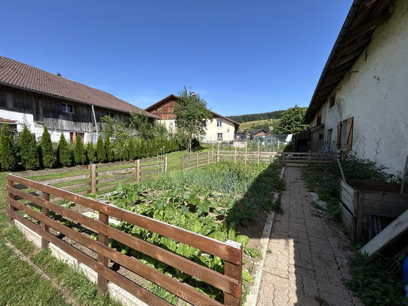 Maison - 242 m² - 7 pièces