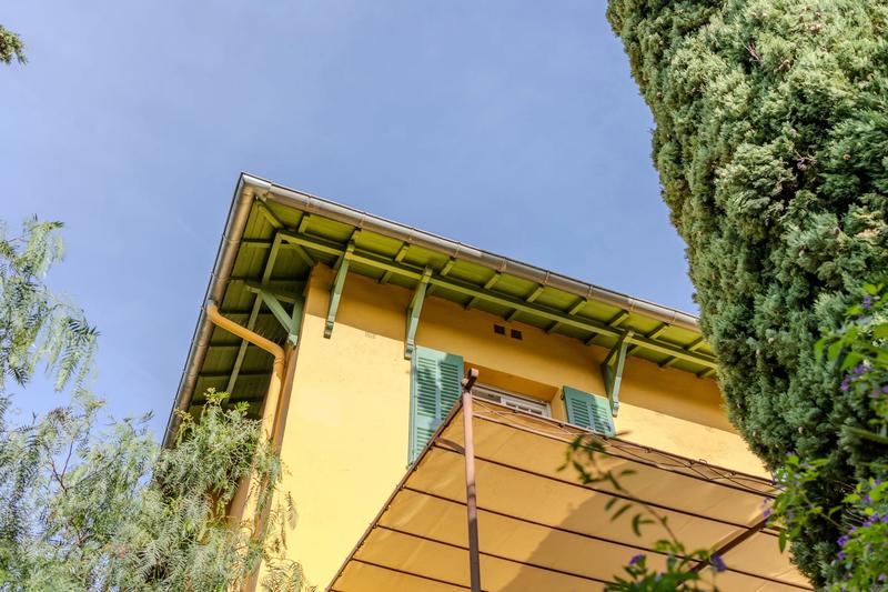 Maison - 382 m² - 10 pièces