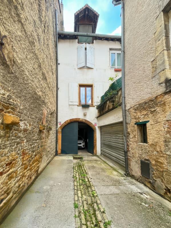 Maison - 335 m² - 12 pièces