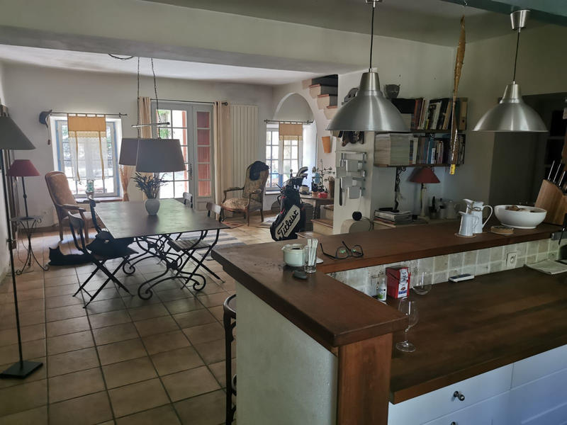 Mas - 250 m² - 7 pièces