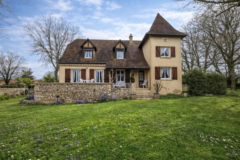 Maison - 170 m² - 5 pièces