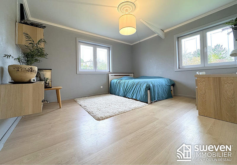 Maison - 220 m² - 8 pièces