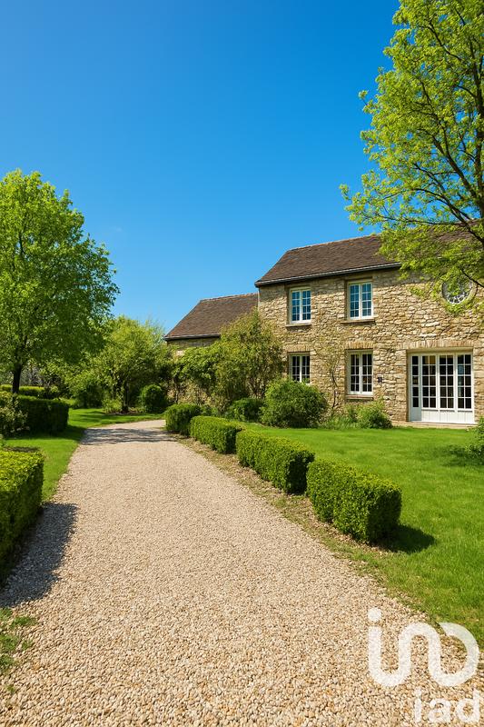 Maison - 180 m² - 8 pièces