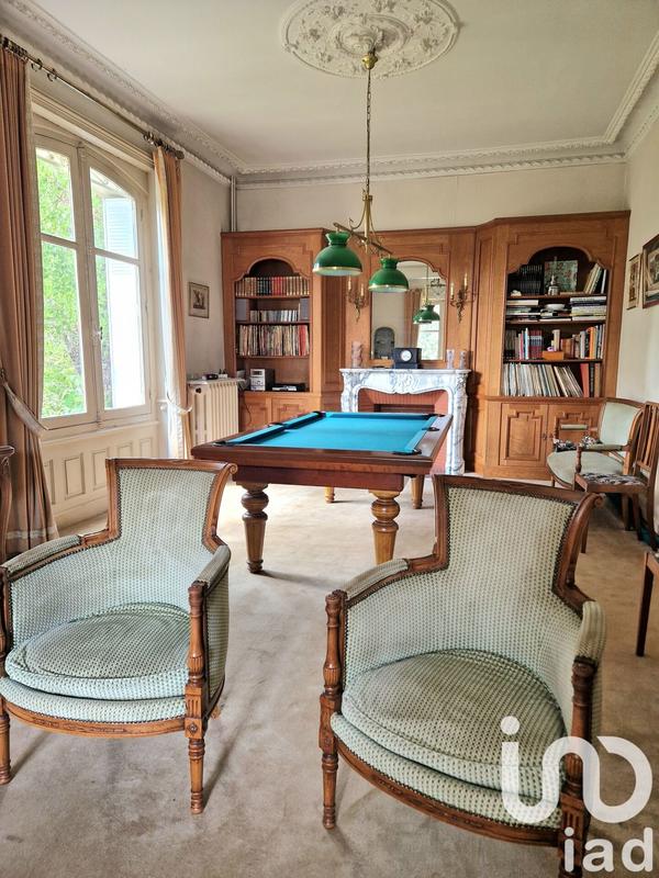 Maison - 270 m² - 16 pièces