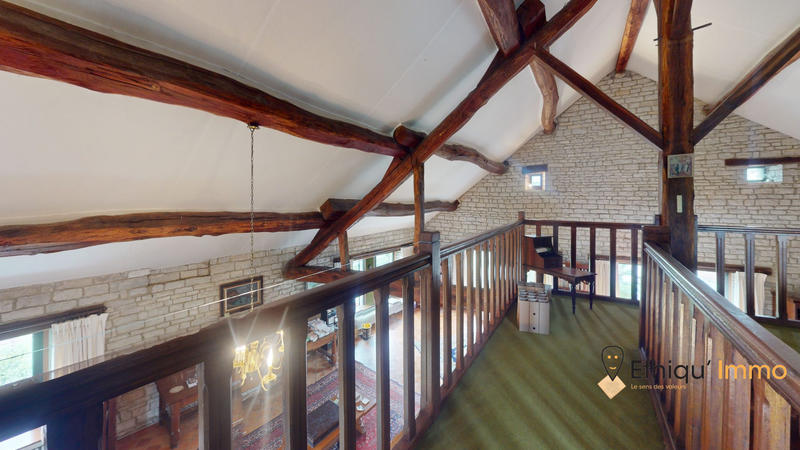 Maison - 357 m² - 10 pièces